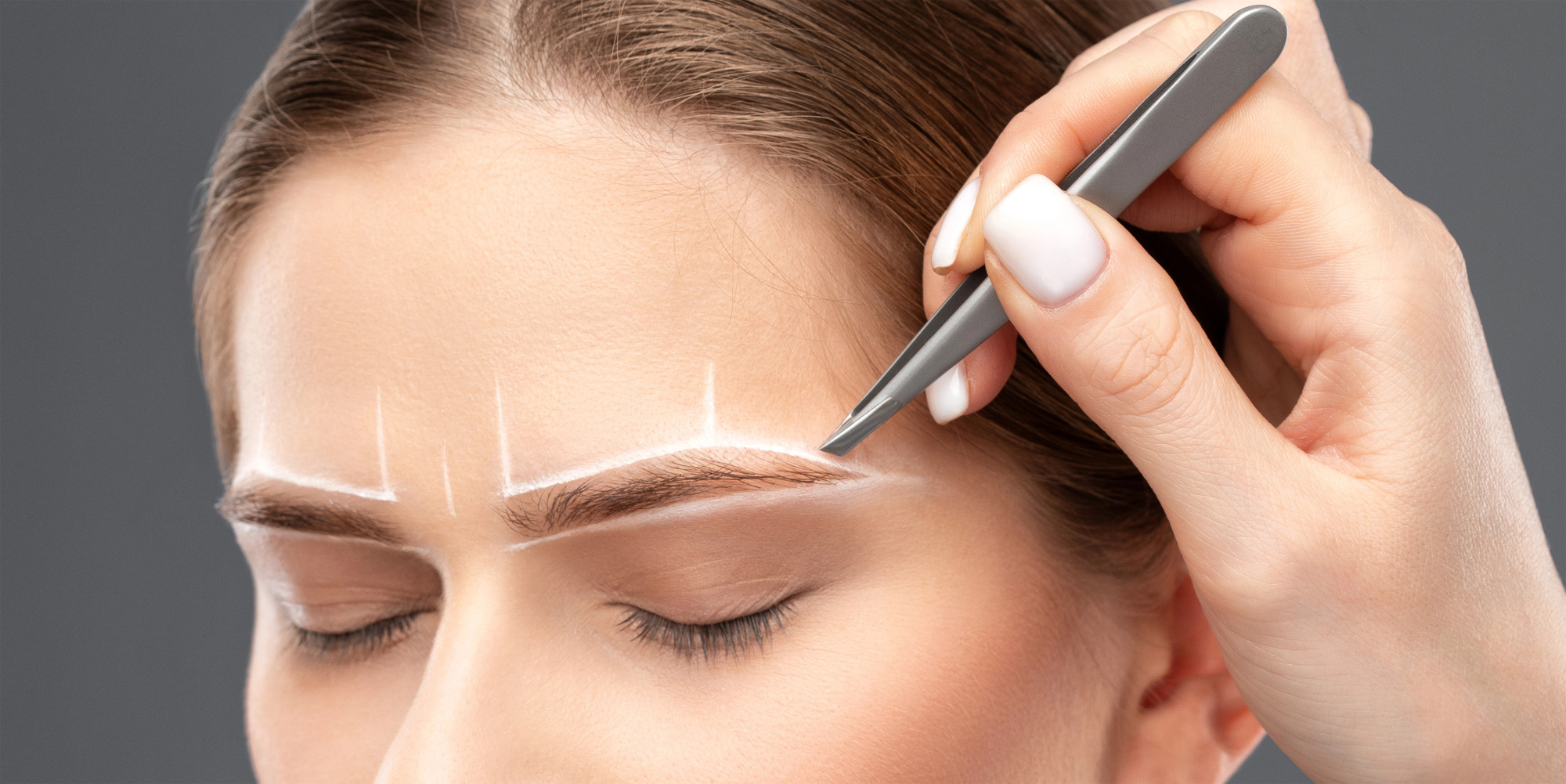 Dobro oblikovanje obrvi nam lahko olajša vsakodnevno ličenje